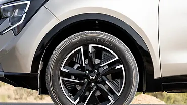 Mahindra XUV 7XO Front Fender