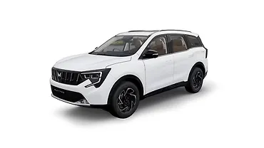 Mahindra XUV 7XO Left Front Three Quarter