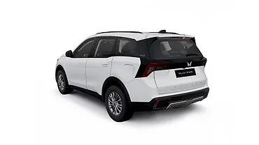 Mahindra XUV 7XO Left Rear Three Quarter