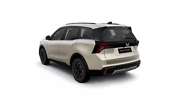 Mahindra XUV 7XO Left Rear Three Quarter