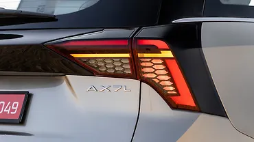 Mahindra XUV 7XO Rear Signal/Blinker Light