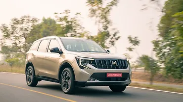 Mahindra XUV 7XO Right Front Three Quarter