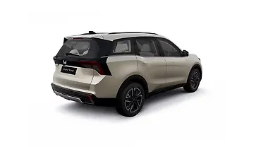 Mahindra XUV 7XO Right Rear Three Quarter