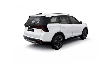 Mahindra XUV 7XO Right Rear Three Quarter