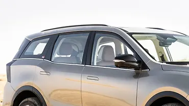 Mahindra XUV 7XO Side Glass Housing