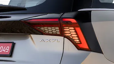 Mahindra XUV 7XO Tail Light/Tail Lamp