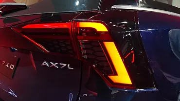 Mahindra XUV 7XO Tail Light/Tail Lamp