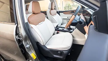 Mahindra XUV 7XO Front Row Seats