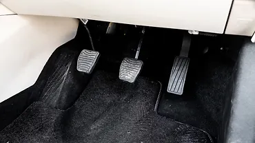 Mahindra XUV 7XO Pedals/Foot Controls