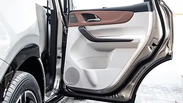 Mahindra XUV 7XO Rear Door Pad