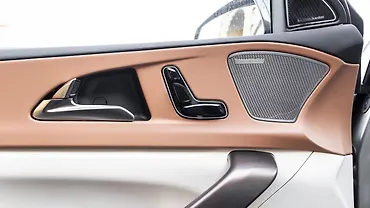 Mahindra XUV 7XO Seat Adjustment Electric for Front Passenger