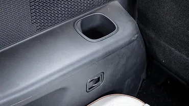 Mahindra XUV 7XO Third Row Cup Holders