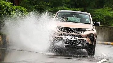 टाटा कर्व सामने का दृश्य