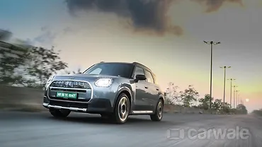 मिनी कंट्रीमैन इलेक्ट्रिक लेफ्ट फ्रंट थ्री क्वार्टर