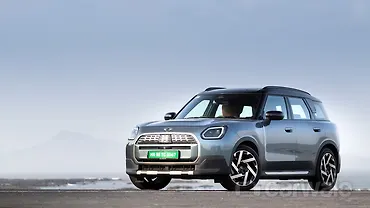 मिनी कंट्रीमैन इलेक्ट्रिक लेफ्ट फ्रंट थ्री क्वार्टर