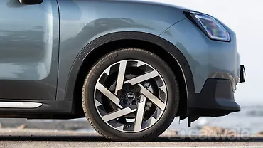 मिनी कंट्रीमैन इलेक्ट्रिक व्हील