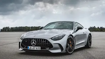 मर्सिडीज़ बेंज़ एएमजी जीटी 63 लेफ्ट फ्रंट थ्री क्वार्टर