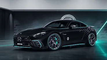 मर्सिडीज़ बेंज़ एएमजी जीटी 63 लेफ्ट फ्रंट थ्री क्वार्टर