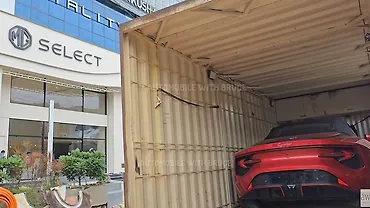 एमजी साइबरस्टर पीछे का व्यू