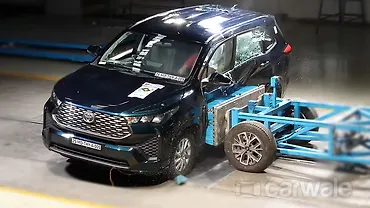 टोयोटा इनोवा हायक्रॉस ने भारत एनकैप क्रैश टेस्ट में पाए 5-स्टार 