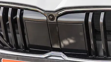 बीएमडब्ल्यू 2 सीरीज़ ग्रैन कूपे Grille Camera Image