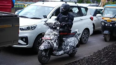 लॉन्च से पहले नज़र आई काइनेटिक इलेक्ट्रिक स्कूटर की झलक!