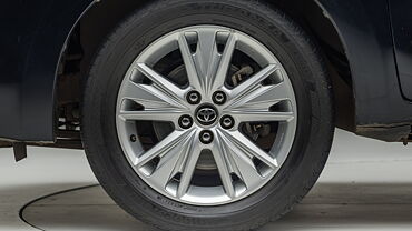 Discontinued Toyota Innova Crysta 2016 Wheel