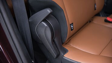 Discontinued Toyota Innova Crysta 2016 Second Row Seat Adjustment Manual