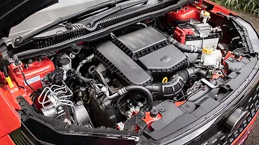 टाटा कर्व इंजन शॉट