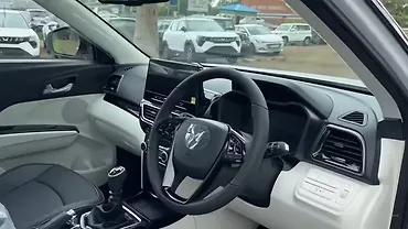 महिंद्रा XUV 3XO डैशबोर्ड