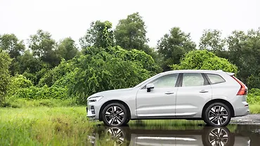 वॉल्वो xc60 लेफ्ट साइड दृश्य