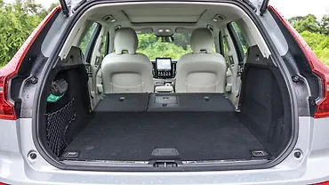 वॉल्वो xc60 बूटस्पेस रियर सीट फोल्ड