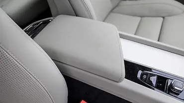 वॉल्वो xc60 फ्रंट सेंटर आर्म रेस्ट