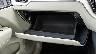 वॉल्वो xc60 ग्लोव बॉक्स