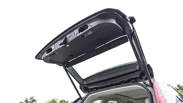 वॉल्वो xc60 खुला बूट/ट्रंक