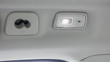 वॉल्वो xc60 पीछे की रो में रूफ़ माउंटेड केबिन लैम्प्स