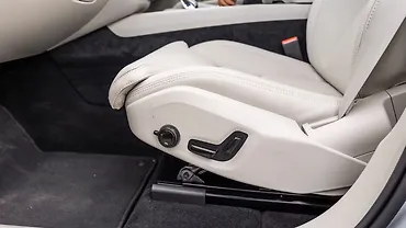 वॉल्वो xc60 फ्रंट पैसेंजर के लिए इलेक्ट्रिक सीट एड्जस्टमेंट