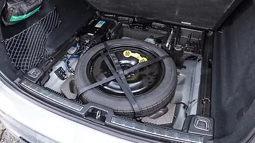 वॉल्वो xc60 बूट के नीचे/ अतिरिक्त पहिया