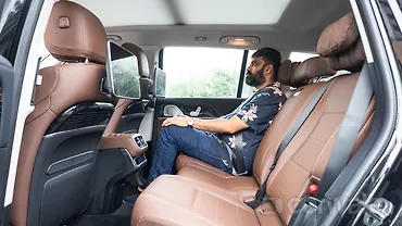 मर्सिडीज़ बेंज़ जीएलएस दूसरी रो की सीट्स