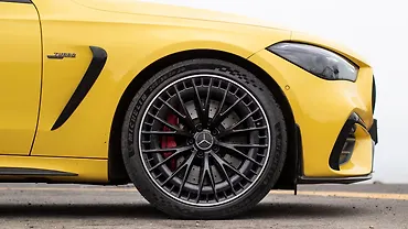 मर्सिडीज़ बेंज़ एएमजी CLE सामने का फ़ेंडर