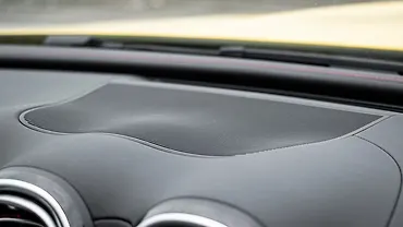 मर्सिडीज़ बेंज़ एएमजी CLE सेंट्रल डैशबोर्ड - टॉप स्टोरेज/स्पीकर