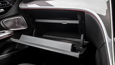 मर्सिडीज़ बेंज़ एएमजी CLE ग्लोव बॉक्स
