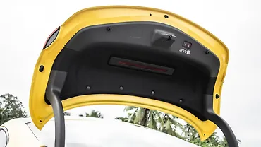 मर्सिडीज़ बेंज़ एएमजी CLE खुला बूट/ट्रंक