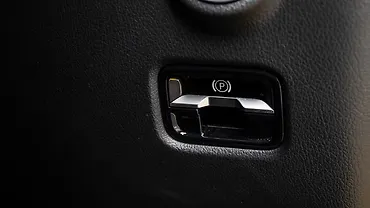 मर्सिडीज़ बेंज़ एएमजी CLE पार्किंग ब्रेक/आपातकालीन ब्रेक