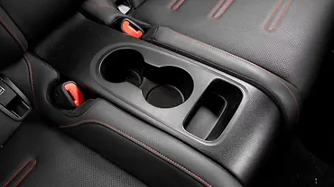 मर्सिडीज़ बेंज़ एएमजी CLE पीछे की ओर कप होल्डर्स