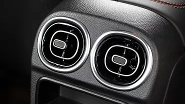 मर्सिडीज़ बेंज़ एएमजी CLE रियर रो एयर वेंट