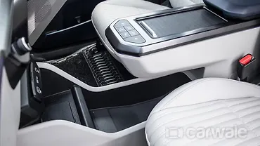 किआ कारेन्स क्लाविस ईवी सेंटर कंसोल/सेंटर कंसोल स्टोरेज