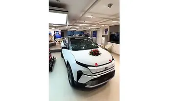 Tata Harrier EV deliveries begin across India 