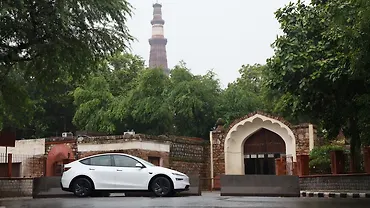 टेस्ला मॉडल Y राइट साइड का दृश्य टेस्ला मॉडल Y राइट साइड का दृश्य