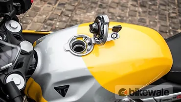 Triumph Thruxton 400 Right Side View